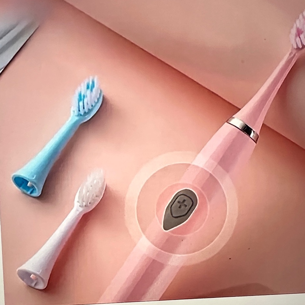 Sold out ! White Electric Toothbrush with Replaceable Head. New in box - Picture 5 of 5